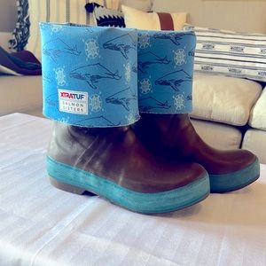 XtraTuf Womens 15 in Legacy Boot, whale design, size 7